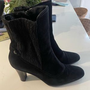 Aquatalia Black Suede Boots Size 8.5